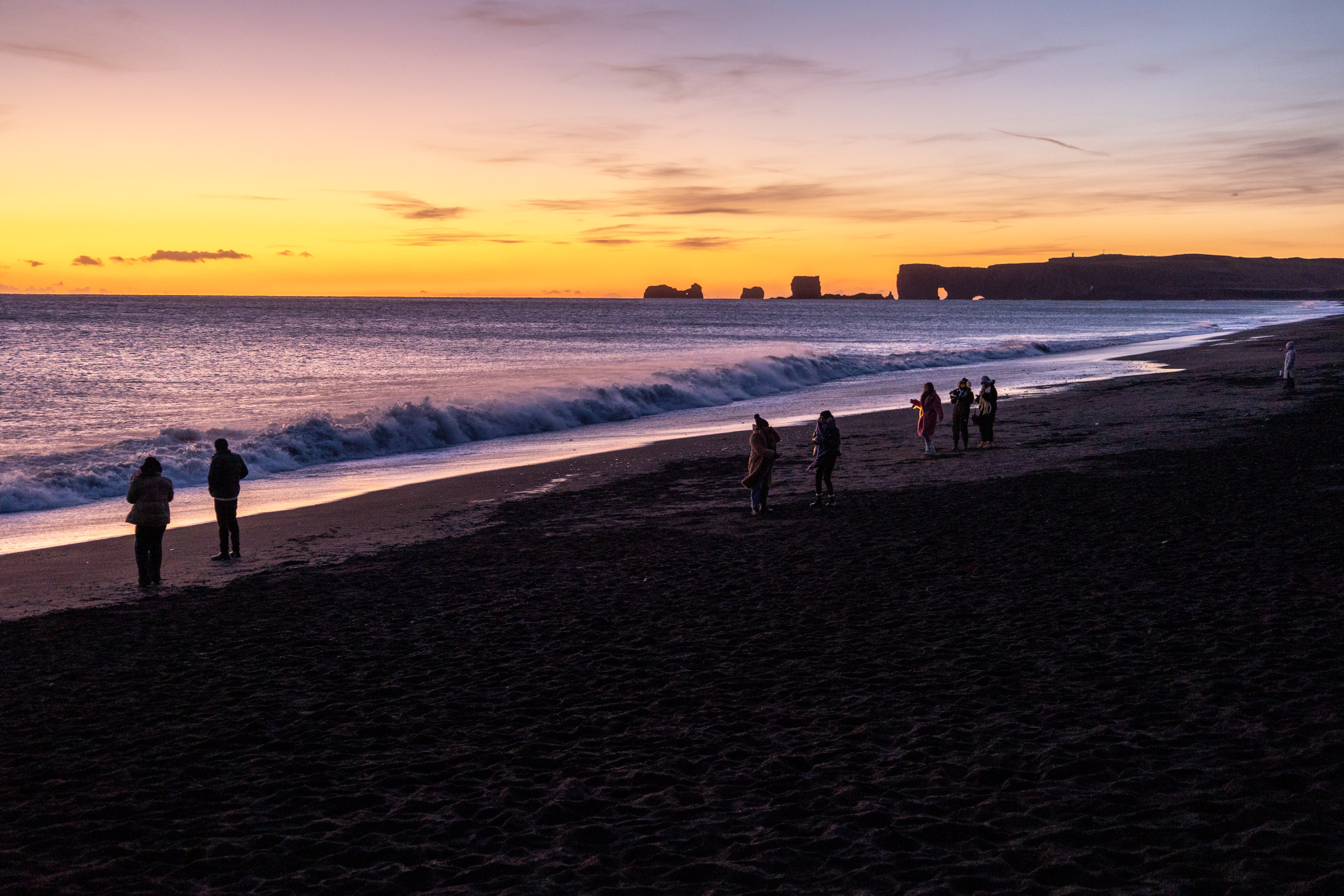 Black Sand Beach während der our.traveltreats Gruppenreise nach Island