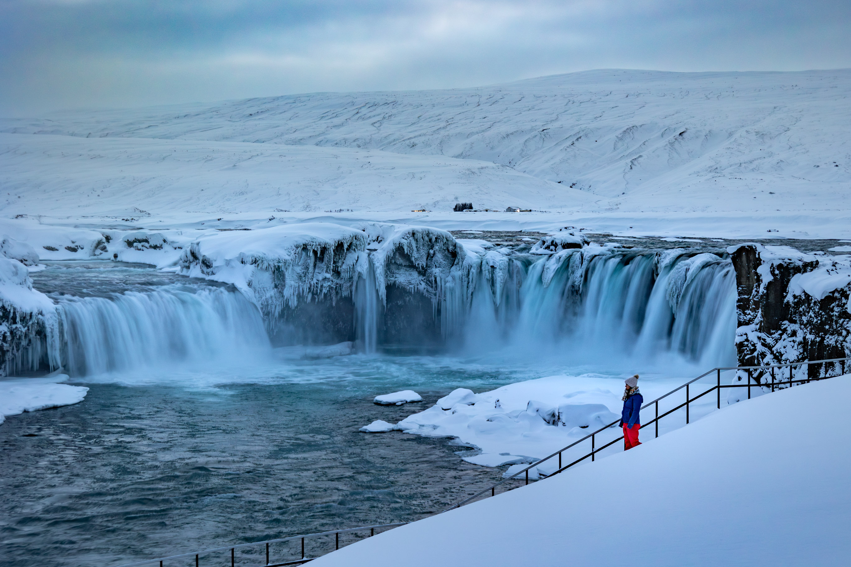 Wasserfall während der our.traveltreats Gruppenreise nach Island