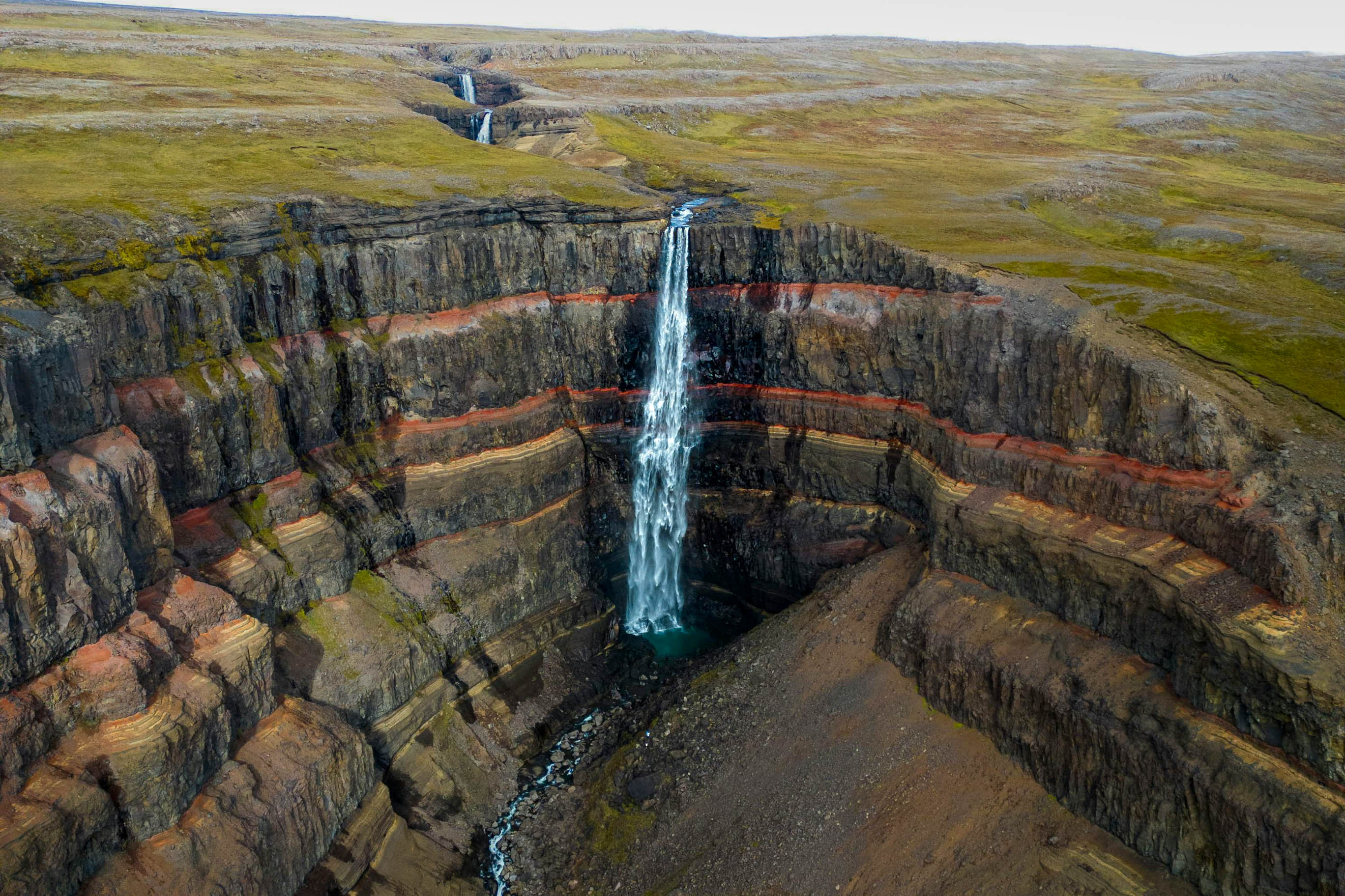 Wasserfall während der our.traveltreats Gruppenreise nach Island